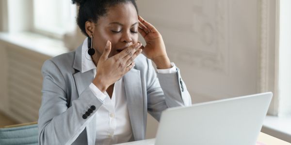 Remèdes naturels contre la fatigue surrénalienne : booster les niveaux d'énergie et rétablir l'équilibre